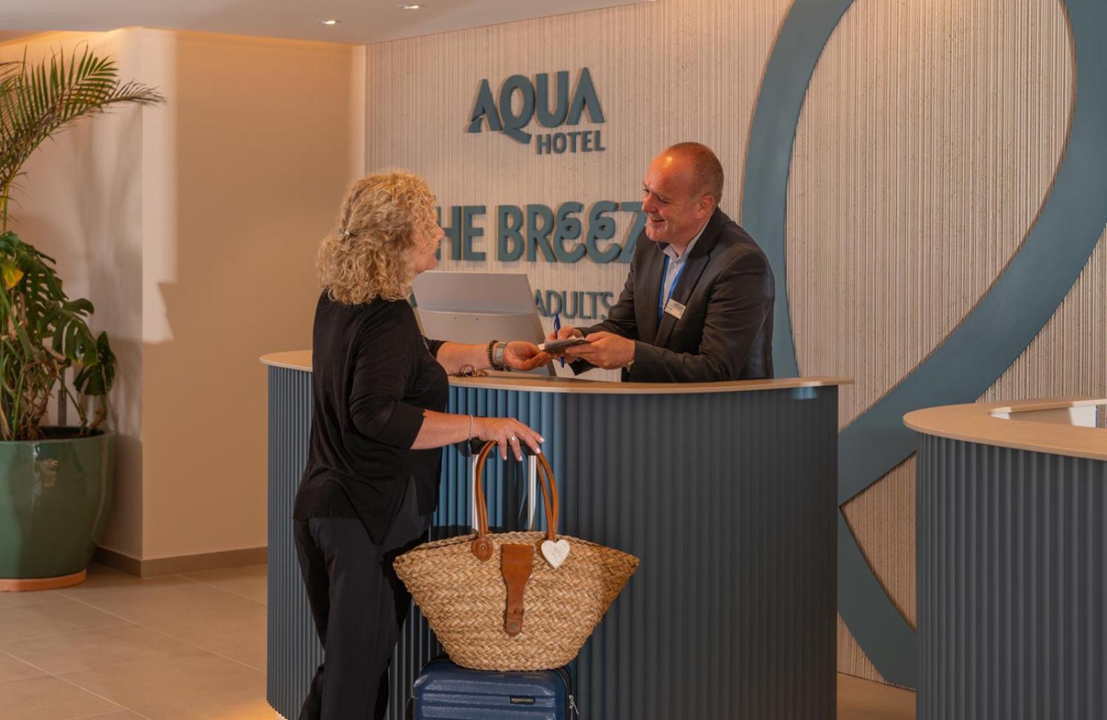 Aqua The Breeze (adults Only +18)