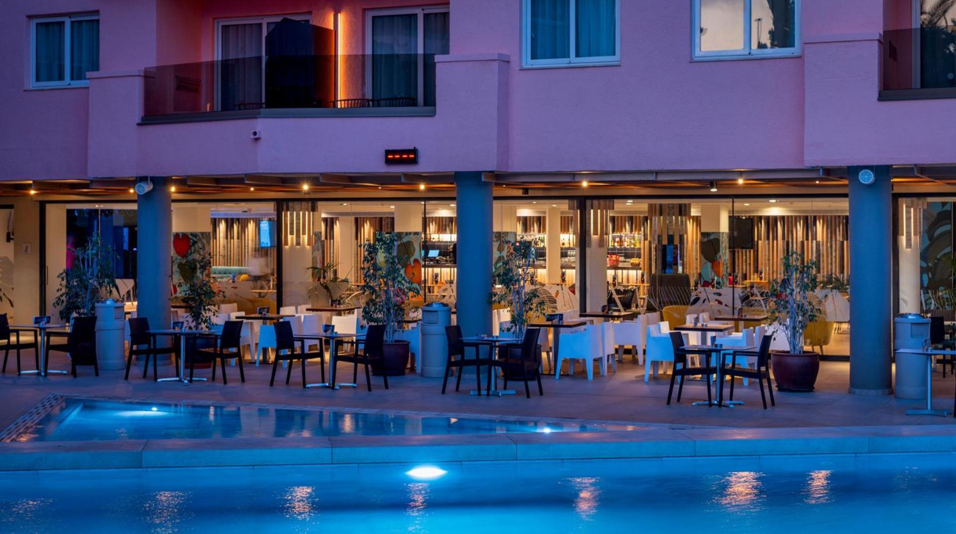 Aqua The Breeze (adults Only +18)