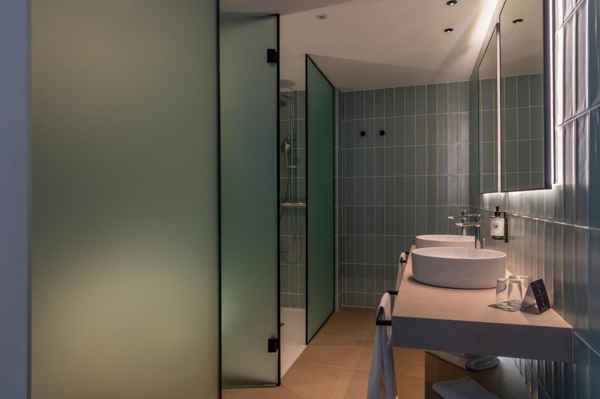Aqua The Breeze (adults Only +18)